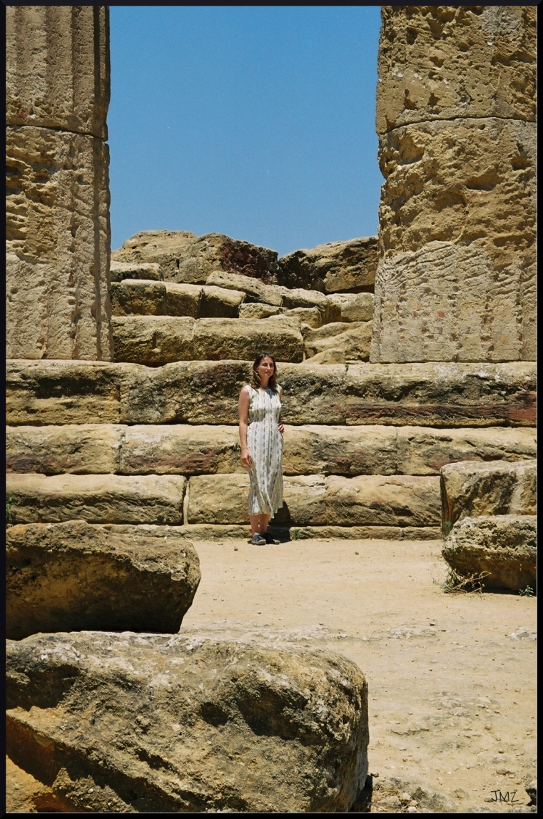 Ruins of the Zeus temple. July 2005. An Atlant at the feet of the Zeus temple. July 2005. [Joanna Molenda-Zakowicz]
